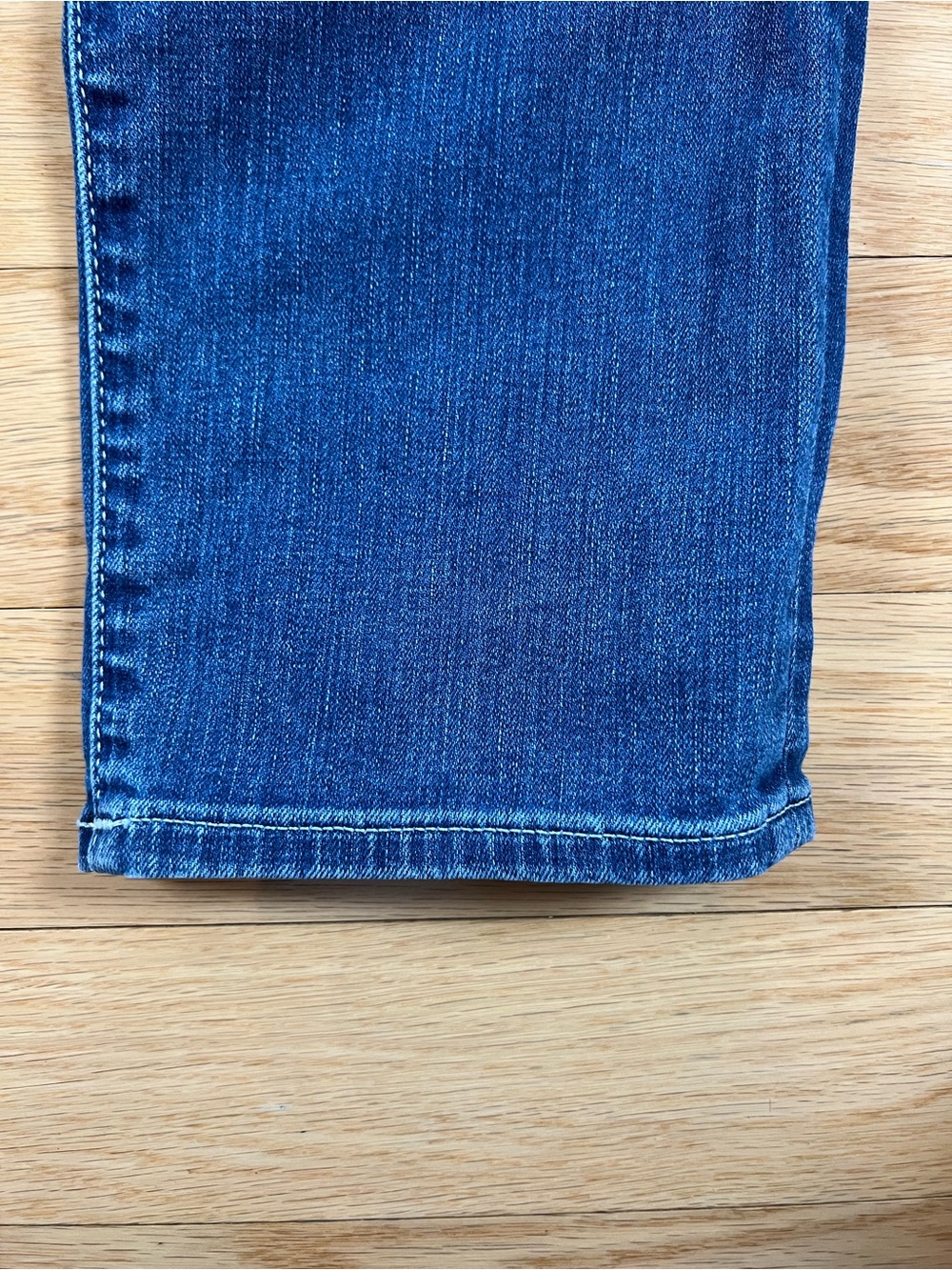 True Religion Cora Mid Rise Straight Swarovski Crystal Flap Pocket Jeans Size 30 - Picture 4 of 16